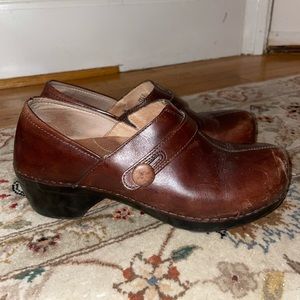 Vintage-esque Clogs!!